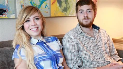 jennette mccurdy and boyfriend in hawaii|Jennette McCurdy Love Life: Past Relationships, Ex